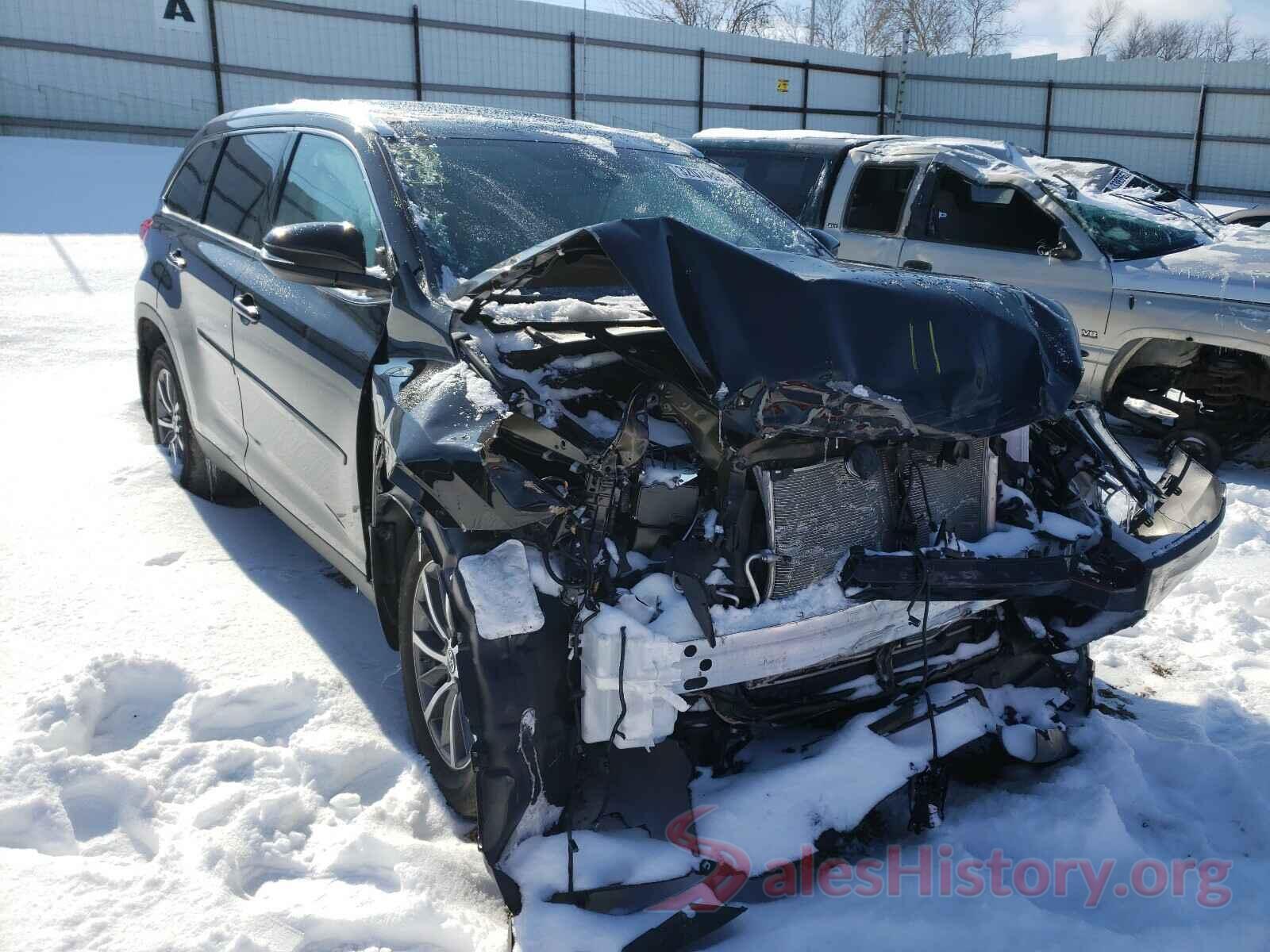 5TDJZRFH2KS610784 2019 TOYOTA HIGHLANDER