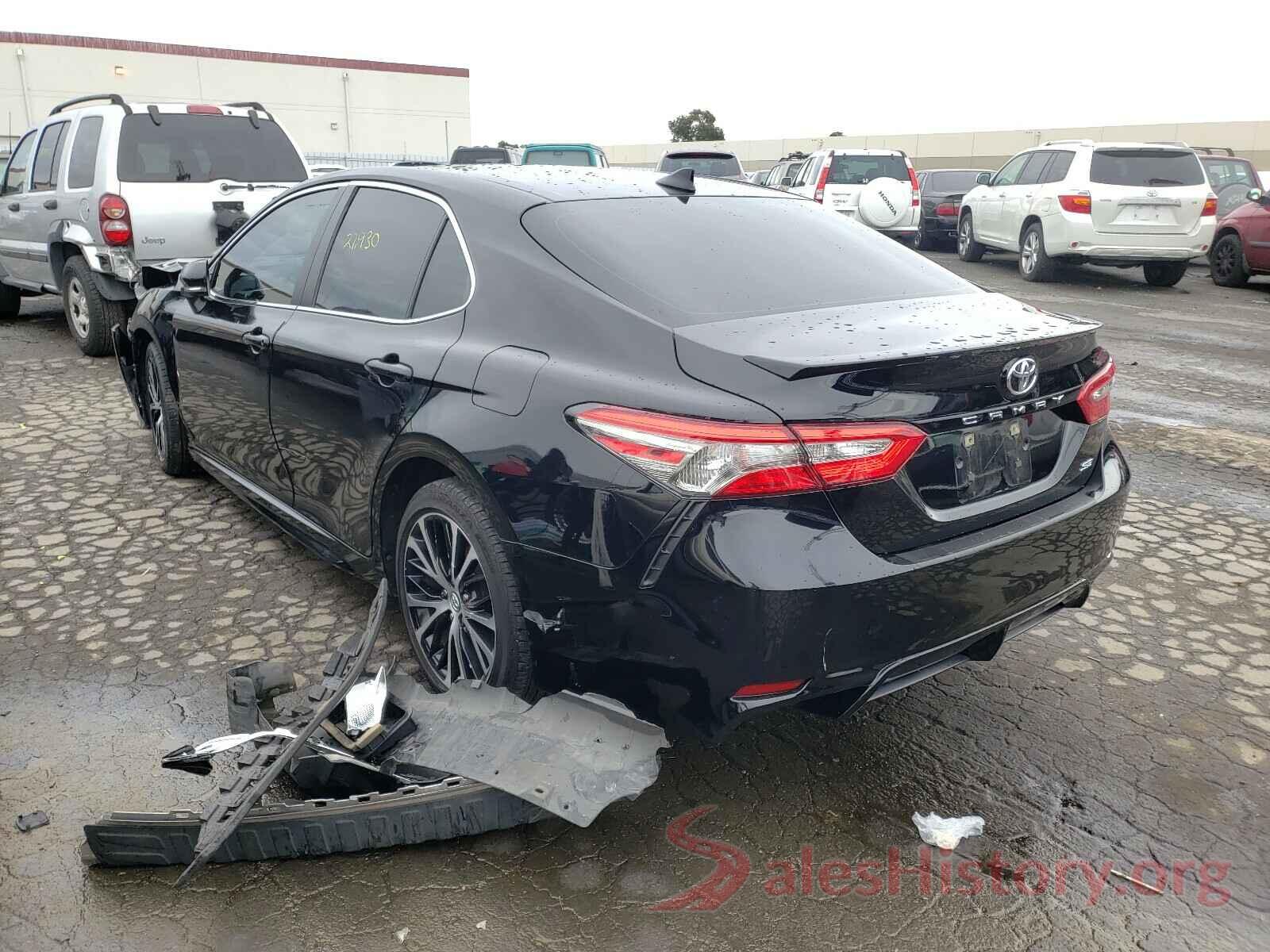 4T1B11HK1JU046637 2018 TOYOTA CAMRY