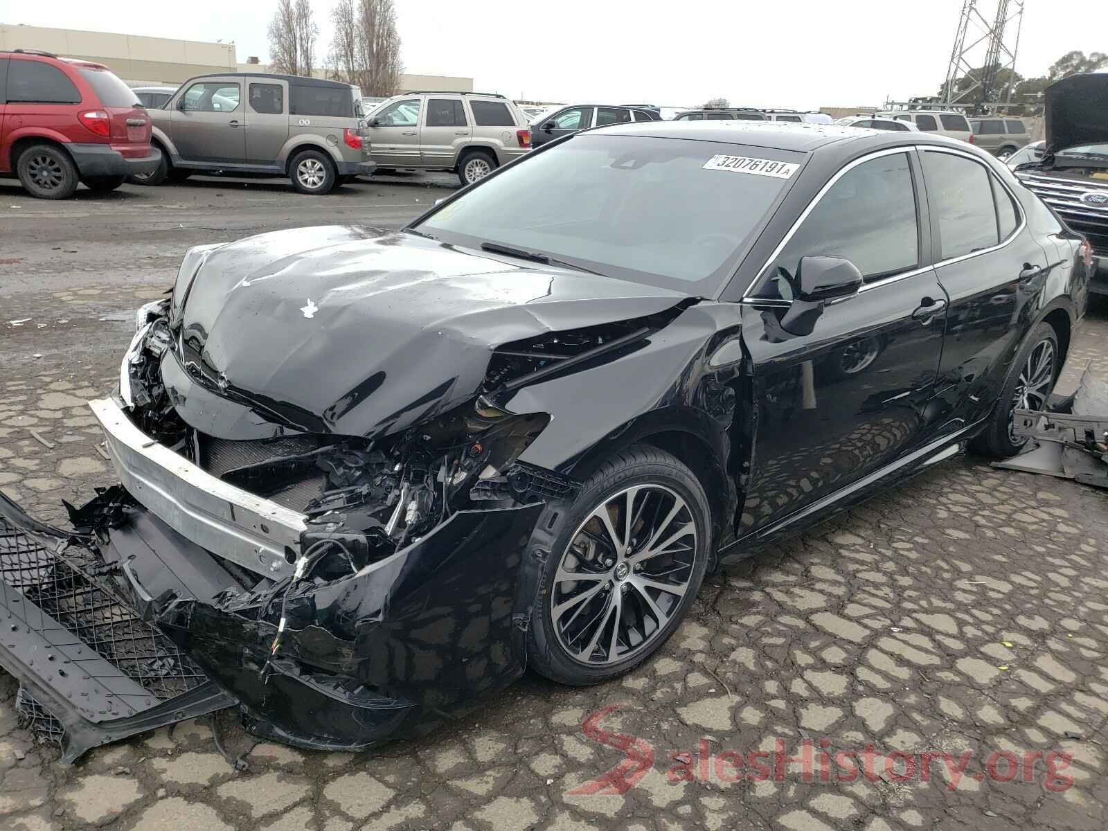 4T1B11HK1JU046637 2018 TOYOTA CAMRY