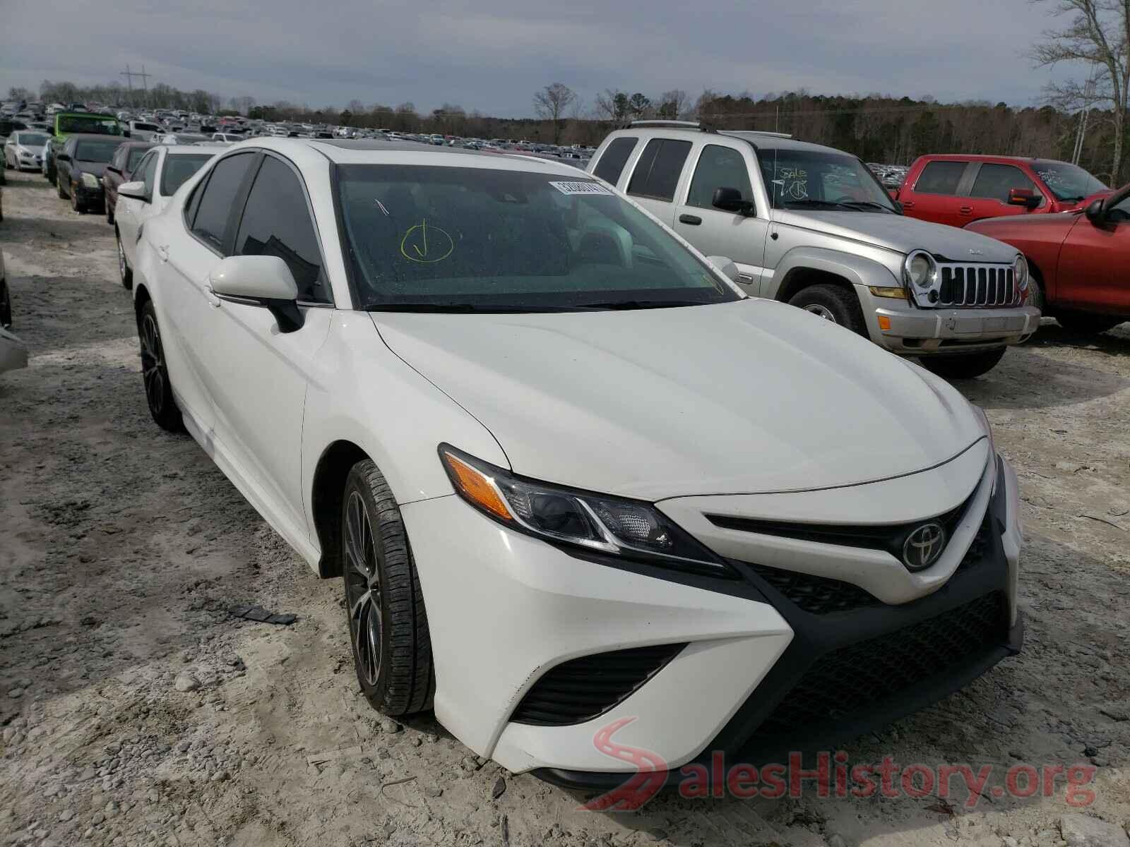 4T1B11HK4JU137319 2018 TOYOTA CAMRY