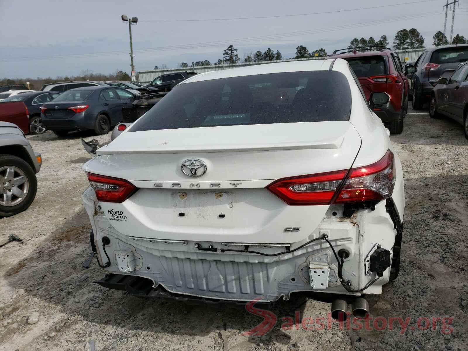 4T1B11HK4JU137319 2018 TOYOTA CAMRY