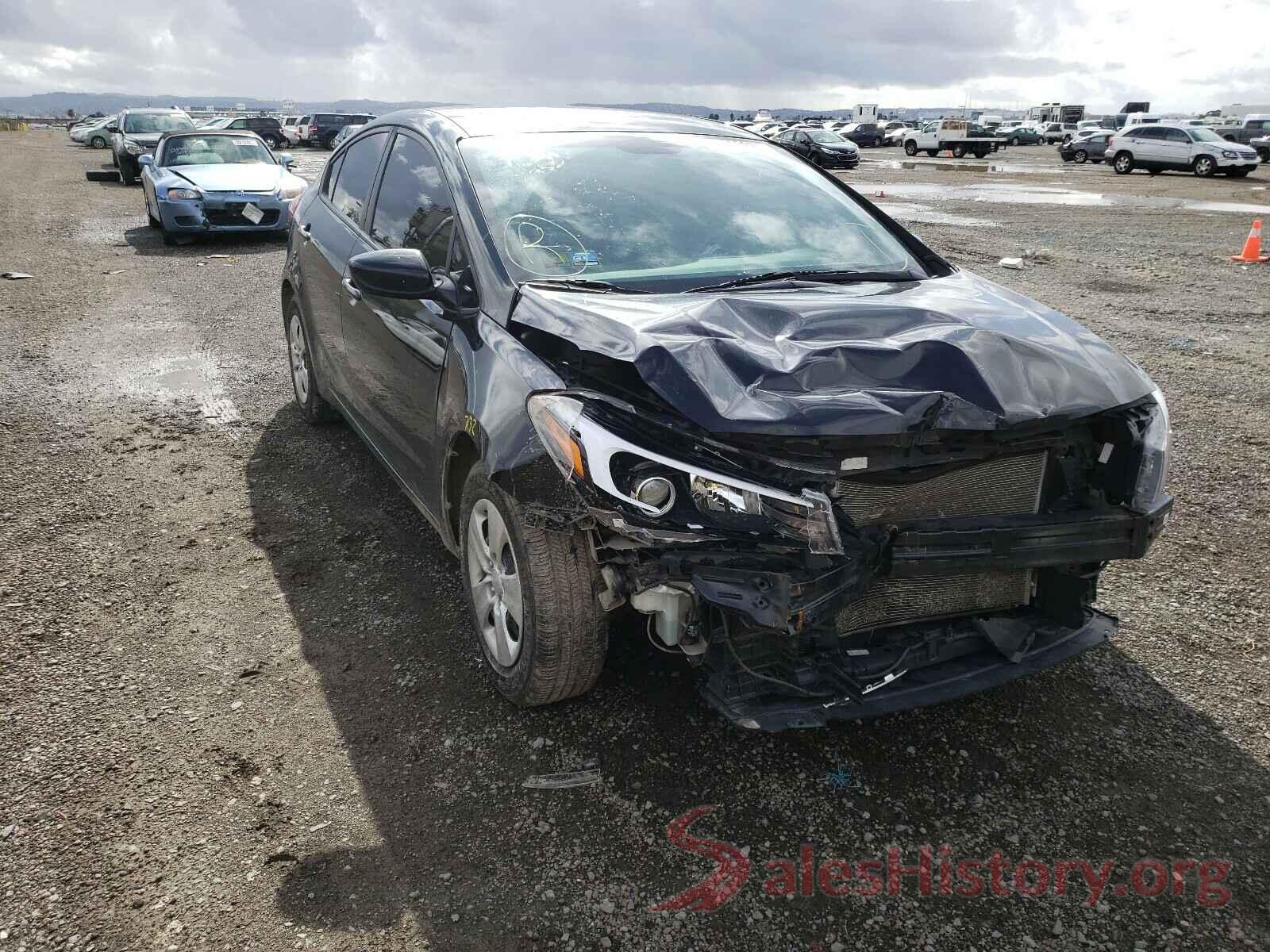 3KPFK4A75JE210173 2018 KIA FORTE