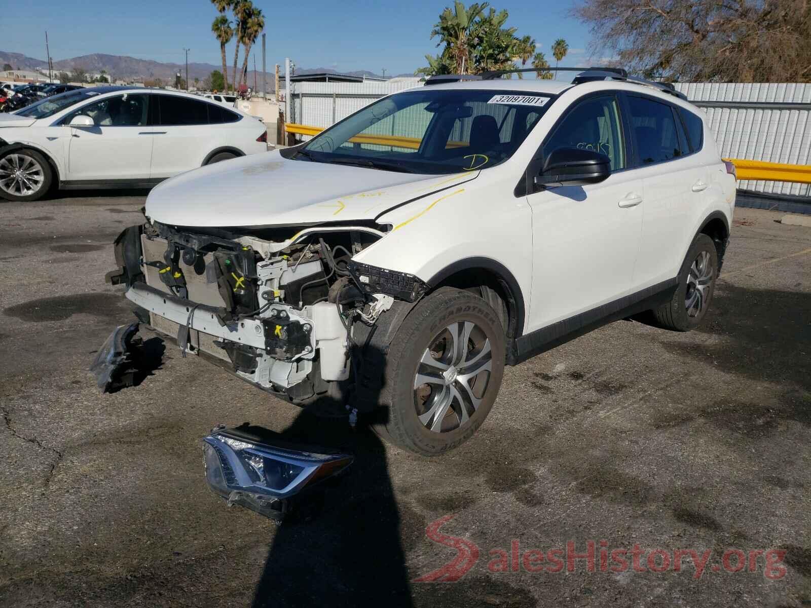 JTMZFREV9HJ115717 2017 TOYOTA RAV4