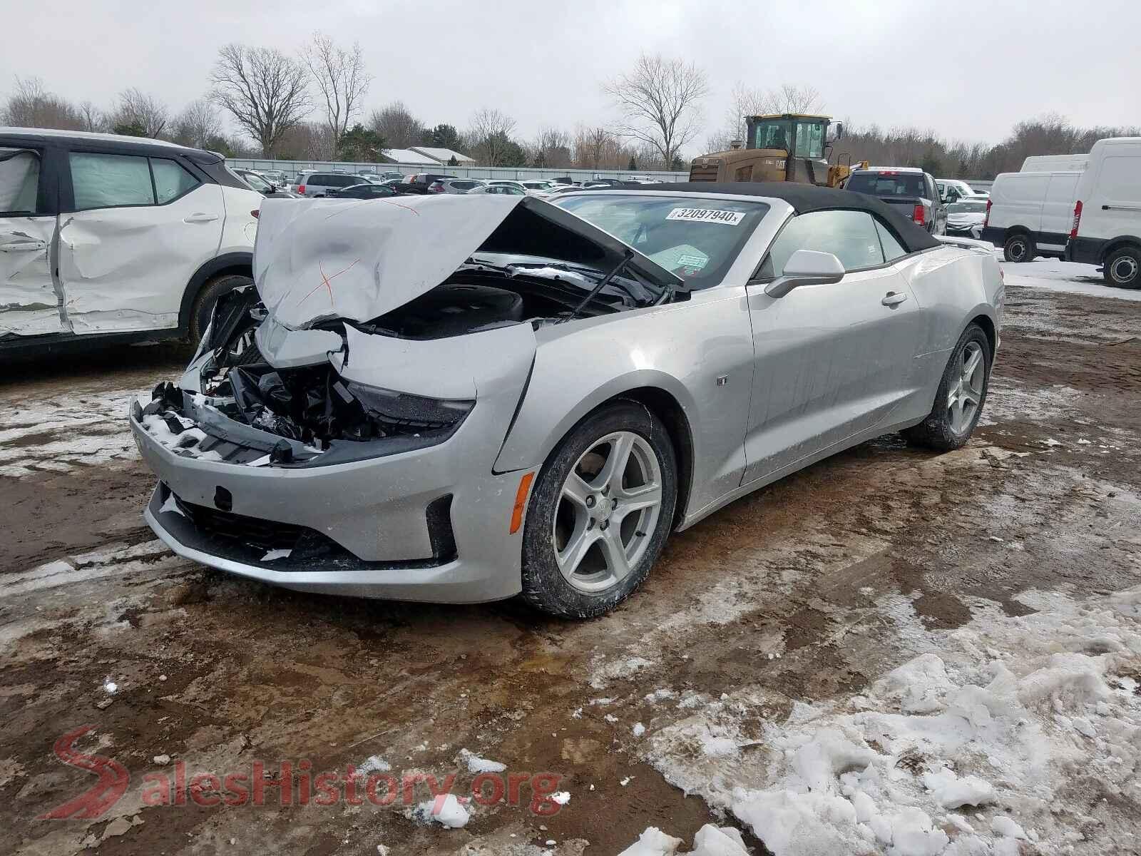 2019 CHEVROLET CAMARO VIN 1G1FB3DS8K0147907, front view