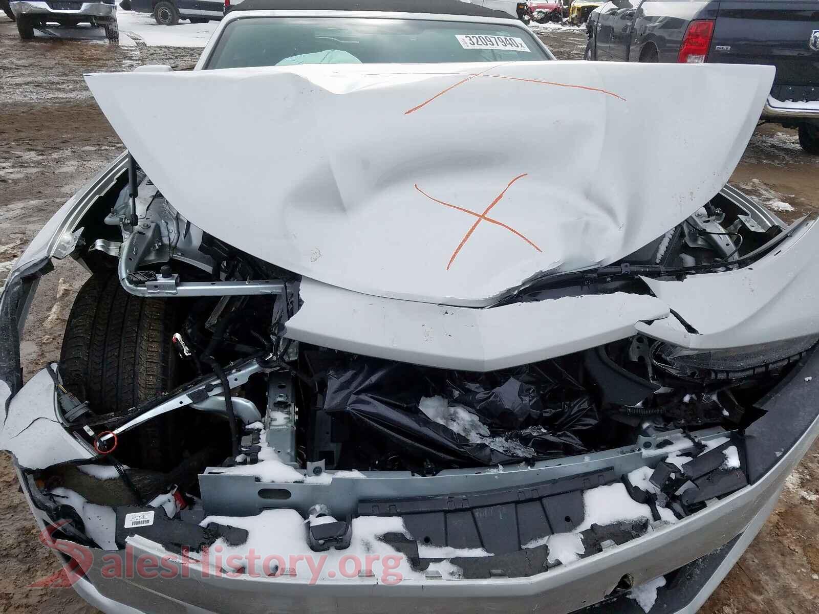 2019 CHEVROLET CAMARO VIN 1G1FB3DS8K0147907, engine bay