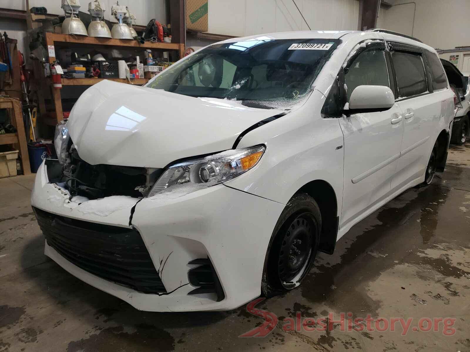 5TDJZ3DC8JS200171 2018 TOYOTA SIENNA