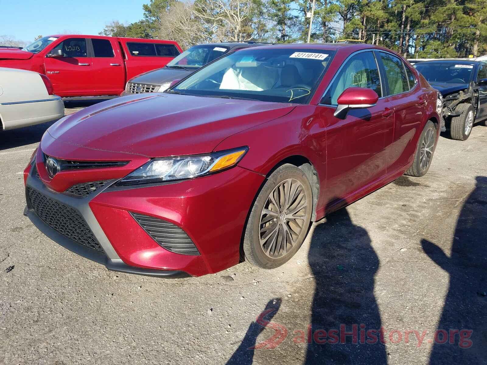 4T1B11HK2JU636720 2018 TOYOTA CAMRY