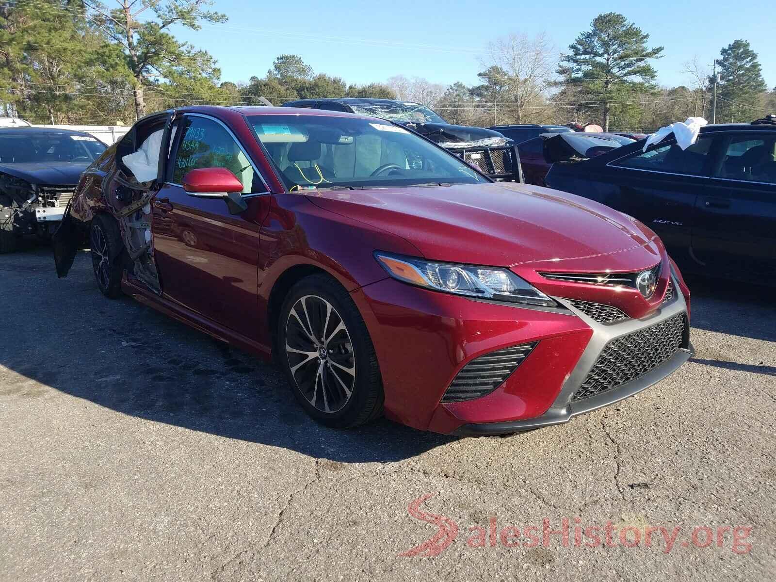 4T1B11HK2JU636720 2018 TOYOTA CAMRY