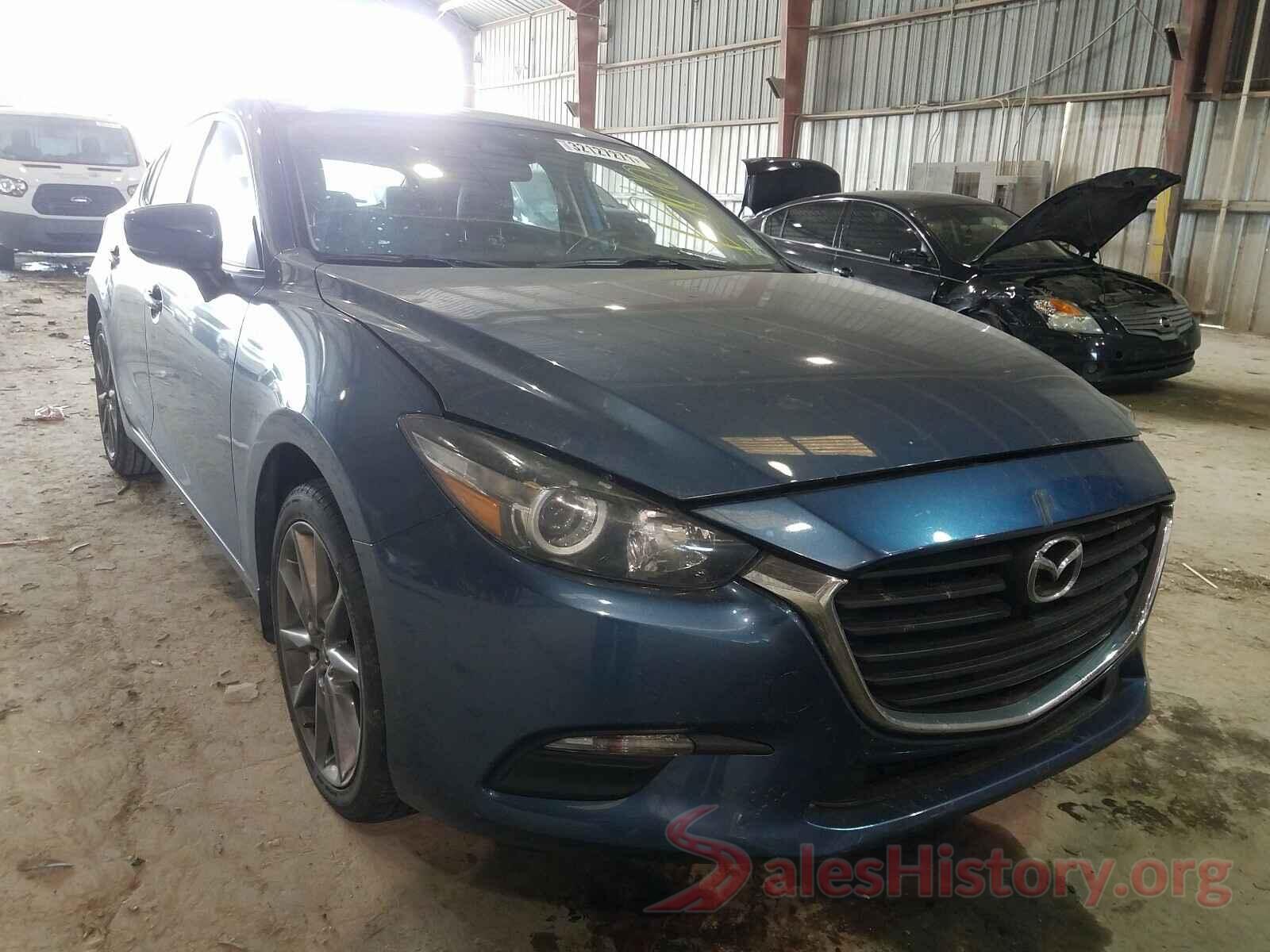 3MZBN1L38JM226210 2018 MAZDA 3