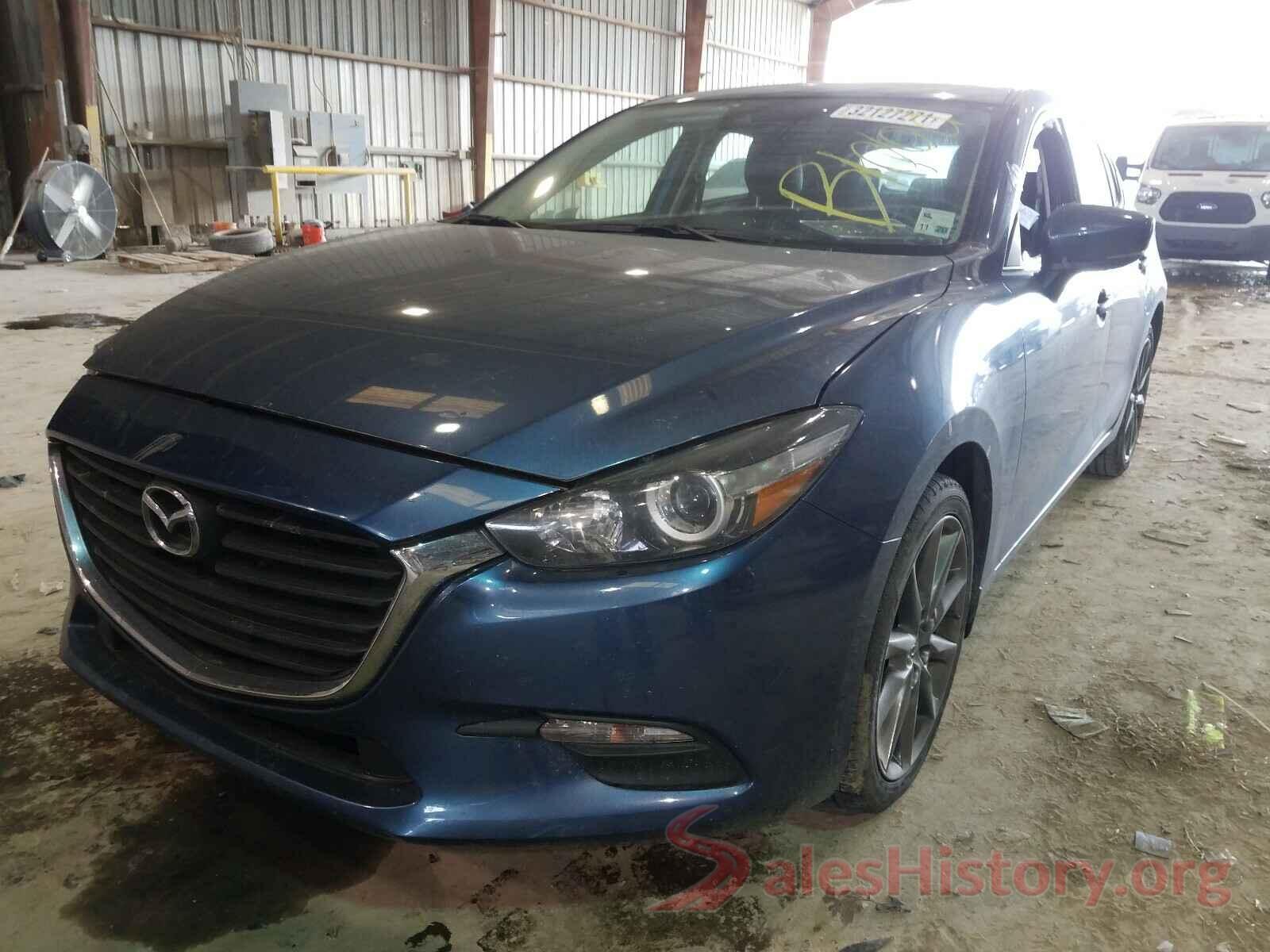 3MZBN1L38JM226210 2018 MAZDA 3