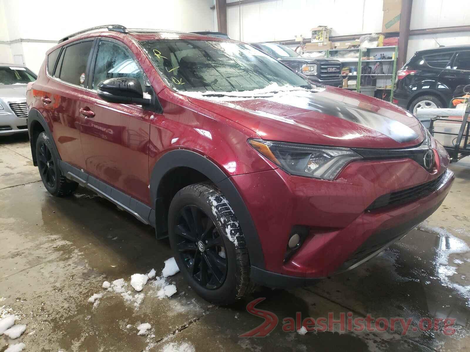 2T3RFREV2JW830216 2018 TOYOTA RAV4