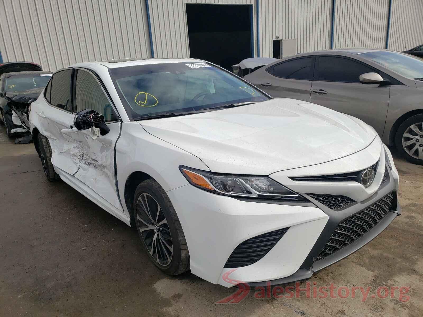 4T1B11HKXJU145909 2018 TOYOTA CAMRY