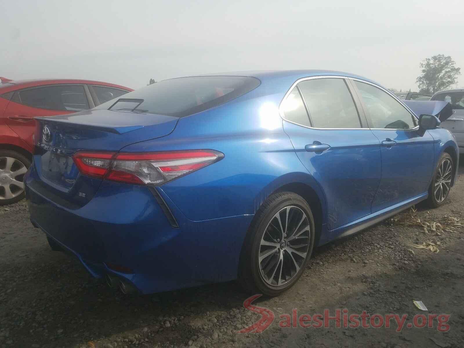 4T1B11HK8JU039913 2018 TOYOTA CAMRY