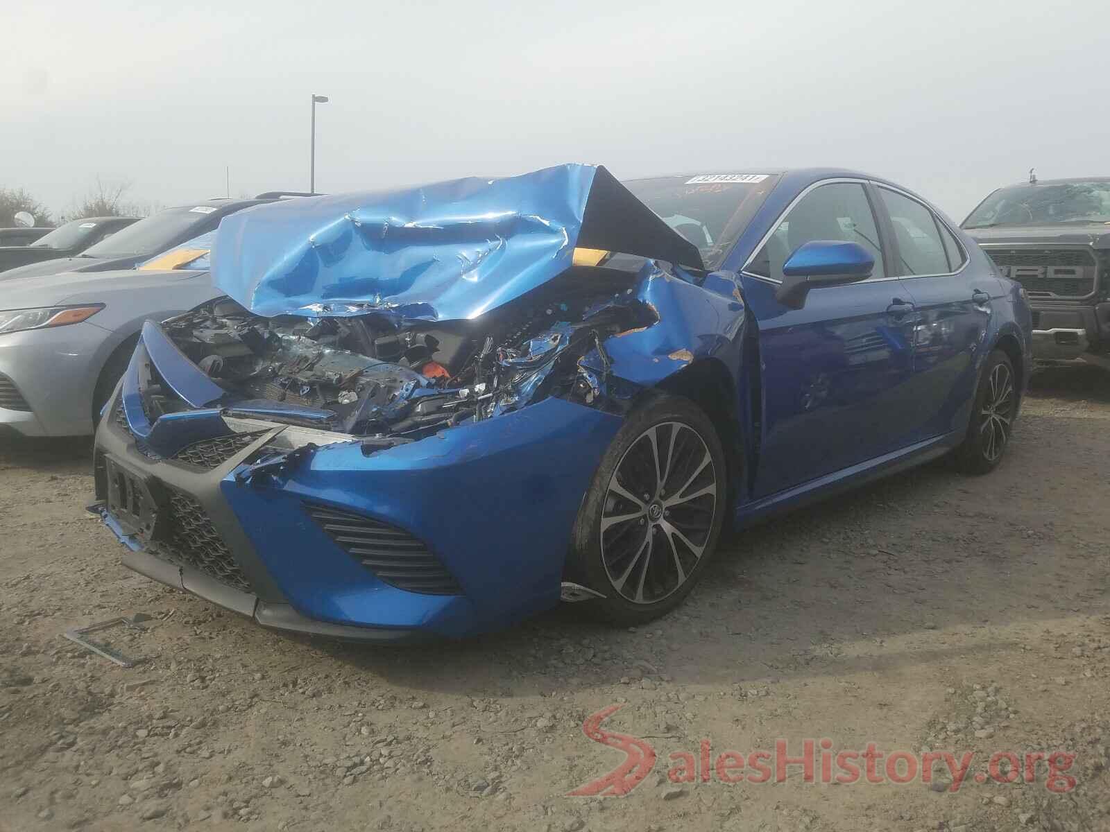 4T1B11HK8JU039913 2018 TOYOTA CAMRY