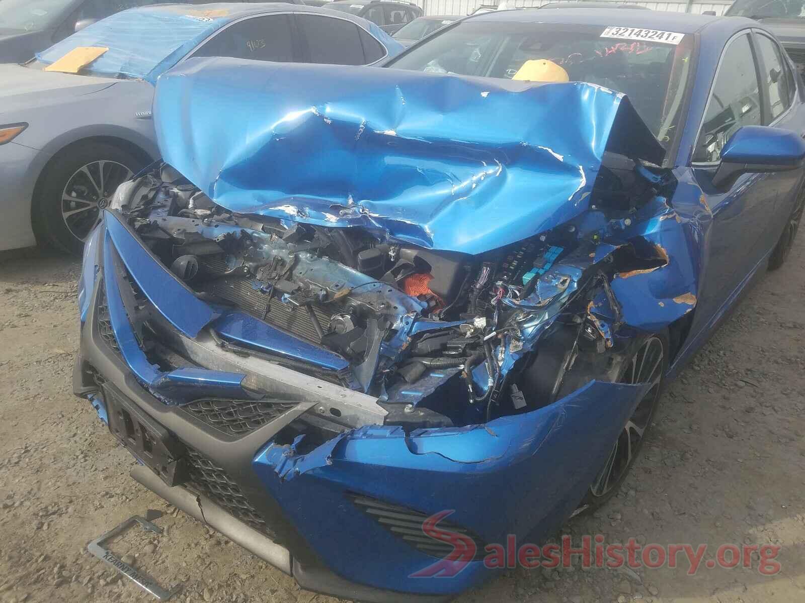 4T1B11HK8JU039913 2018 TOYOTA CAMRY