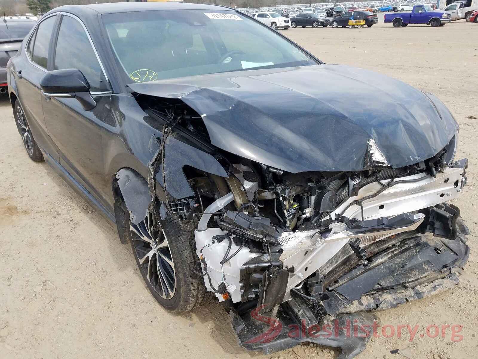 4T1B11HK6JU141131 2018 TOYOTA CAMRY