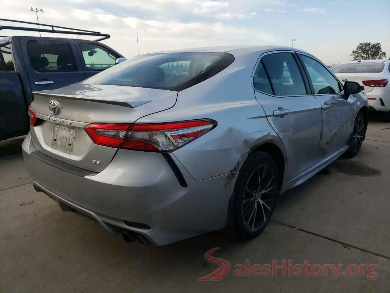 4T1B11HK9JU122668 2018 TOYOTA CAMRY