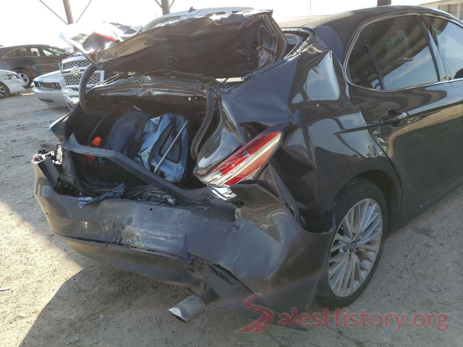 4T1BZ1HK4JU011745 2018 TOYOTA CAMRY