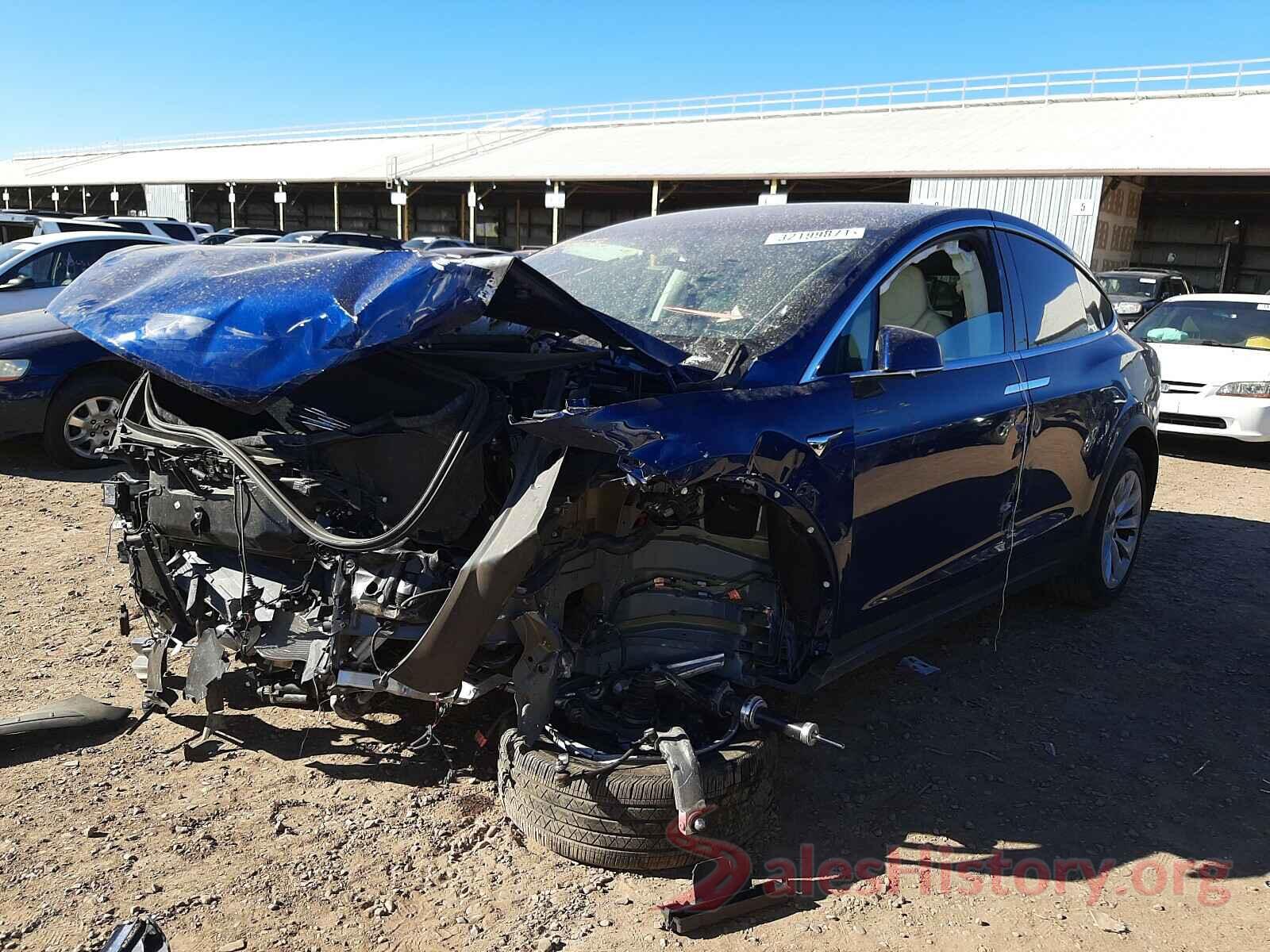 5YJXCDE25JF090143 2018 TESLA MODEL X