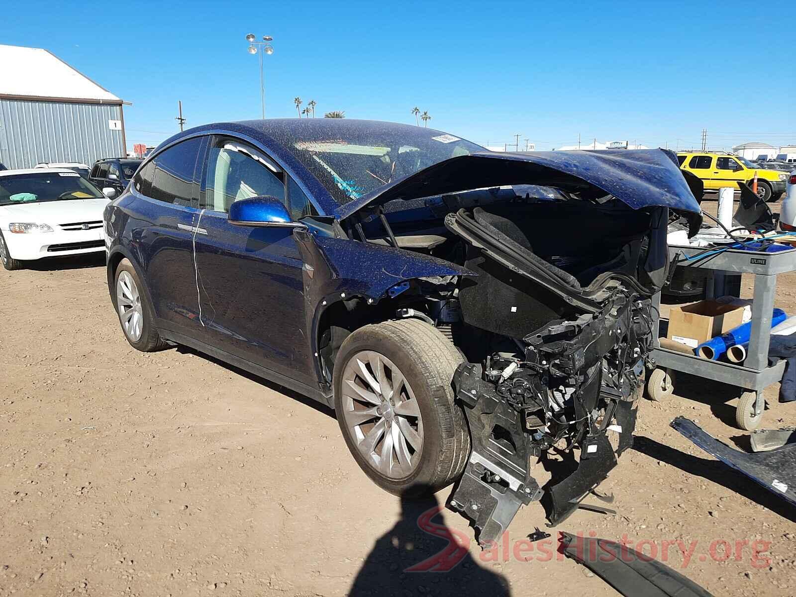 5YJXCDE25JF090143 2018 TESLA MODEL X