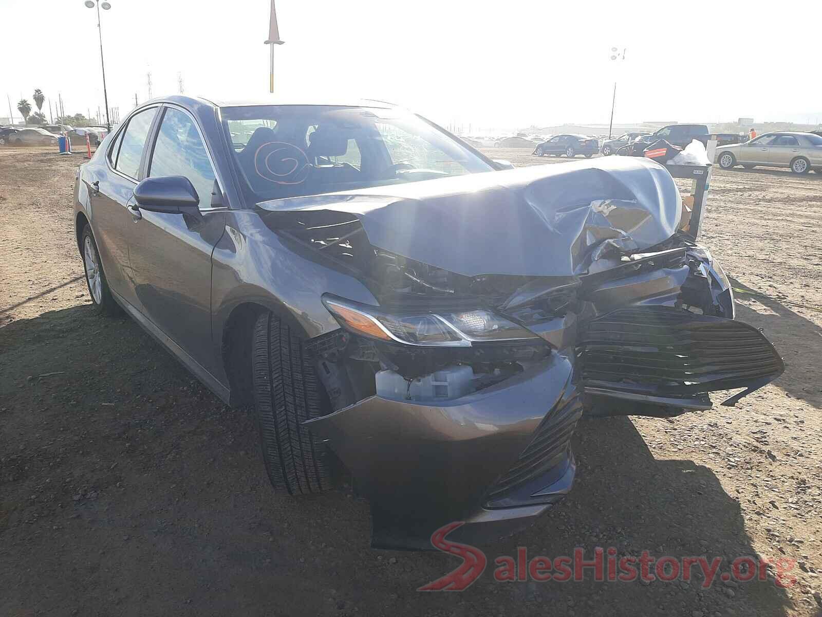 4T1B11HK5JU568896 2018 TOYOTA CAMRY