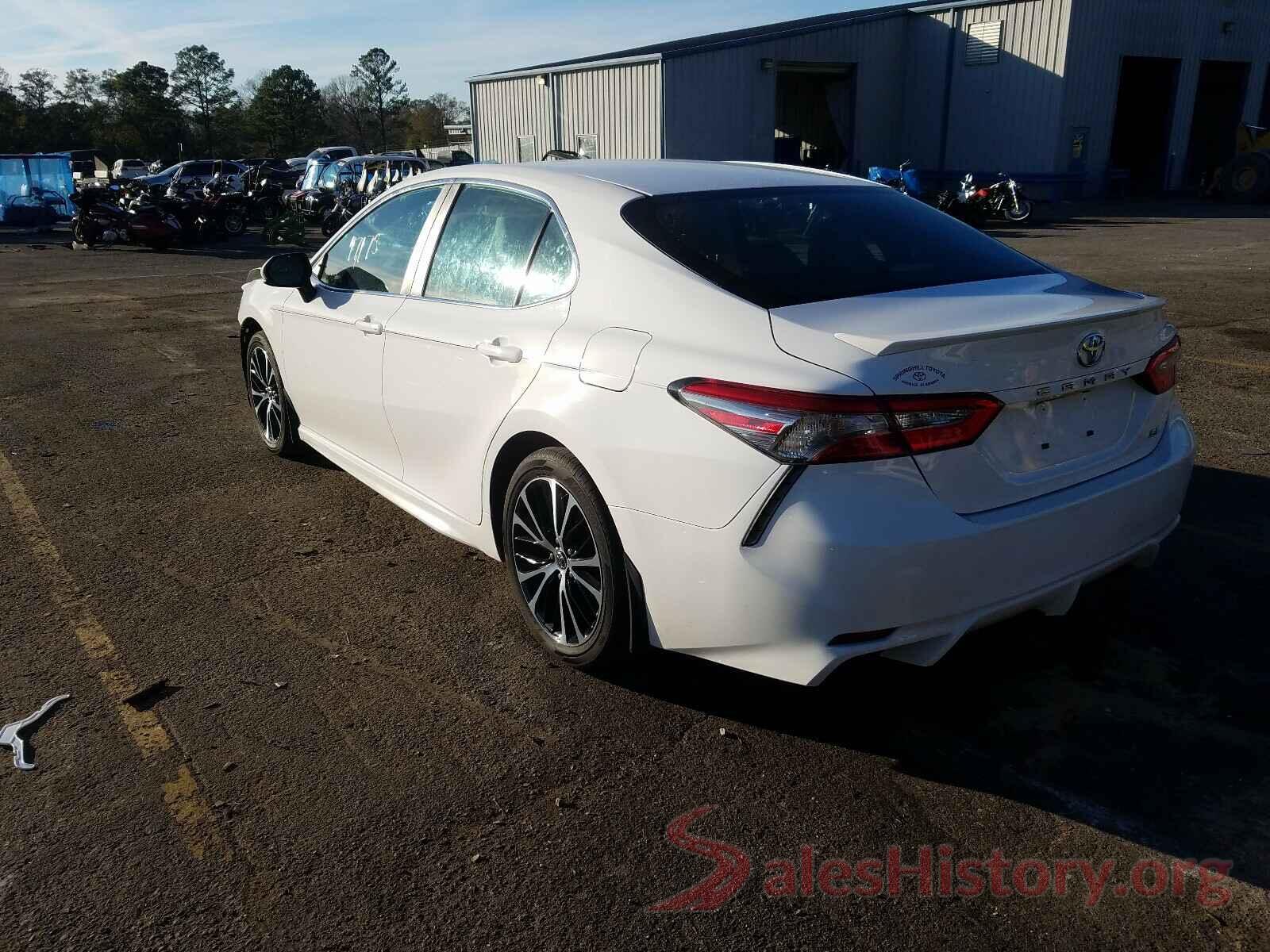 4T1B11HK4JU599220 2018 TOYOTA CAMRY