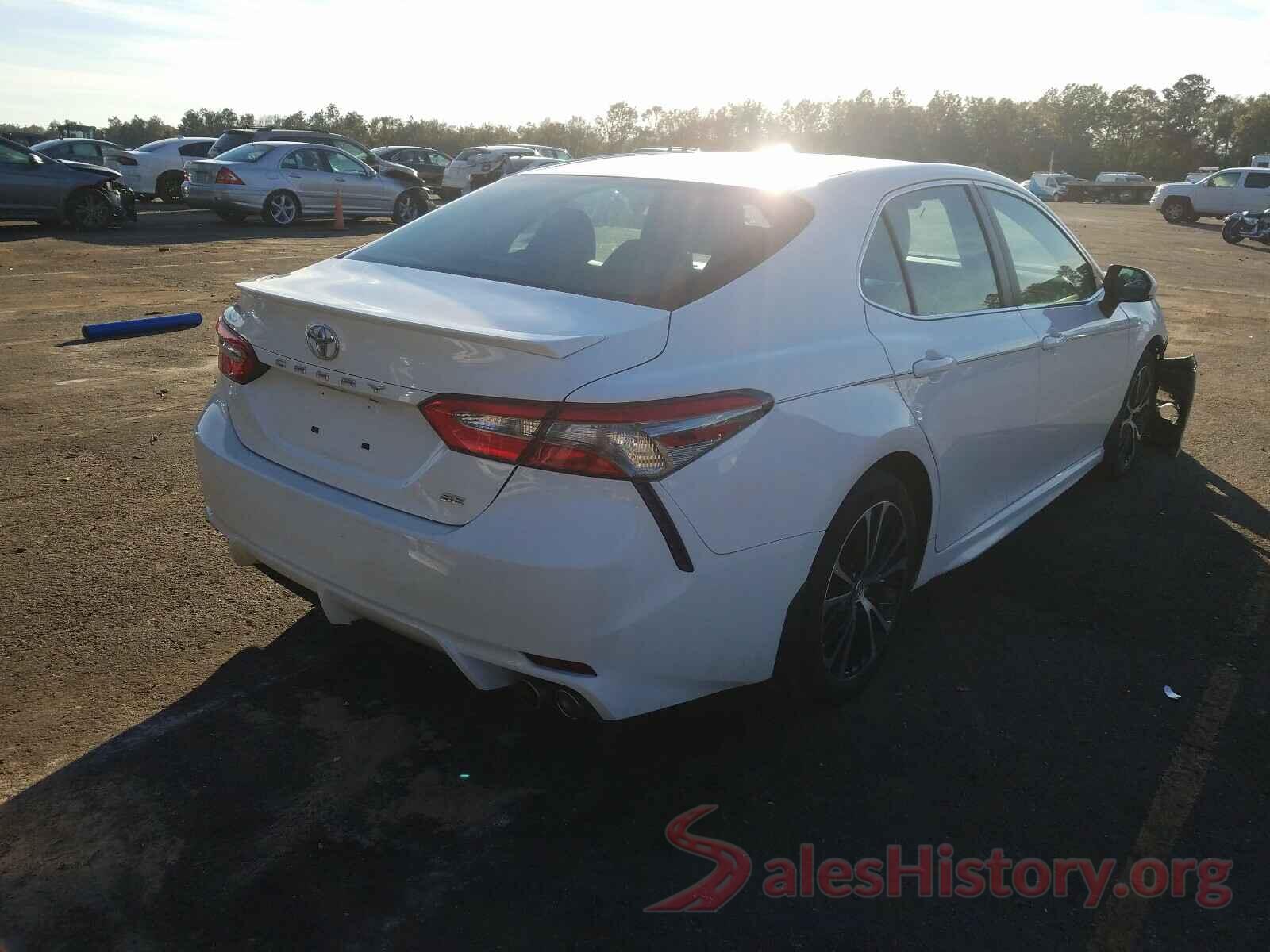 4T1B11HK4JU599220 2018 TOYOTA CAMRY