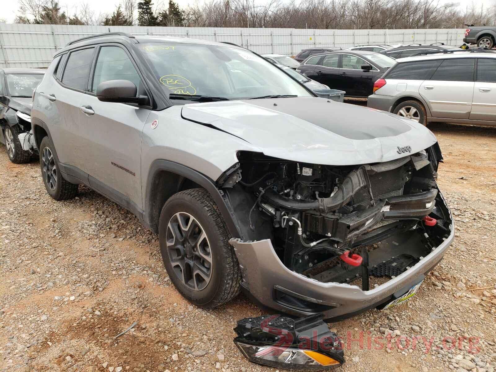 3C4NJDDB5KT733527 2019 JEEP COMPASS