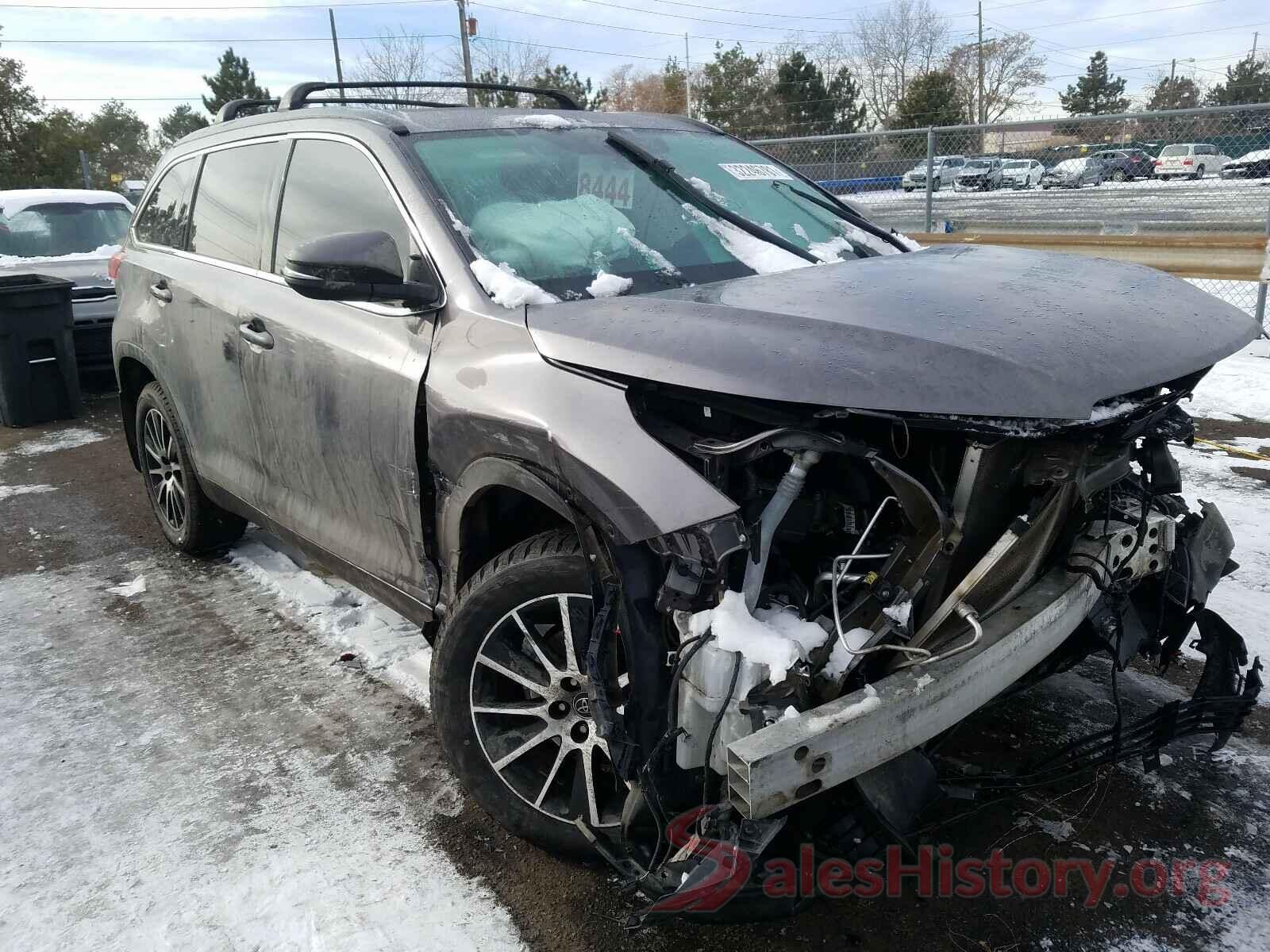 5TDJZRFH3JS900062 2018 TOYOTA HIGHLANDER