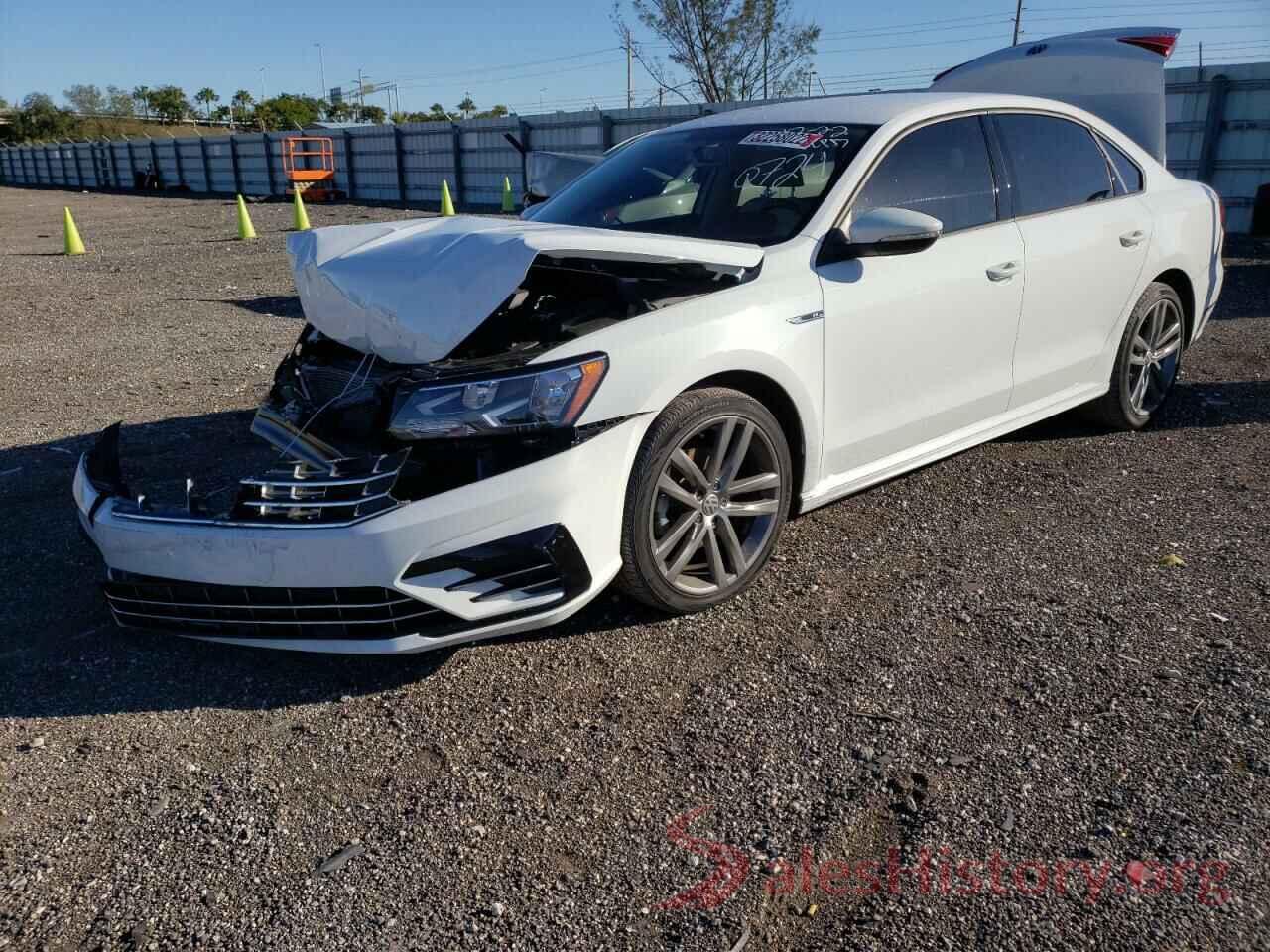 1VWAA7A39JC040724 2018 VOLKSWAGEN PASSAT