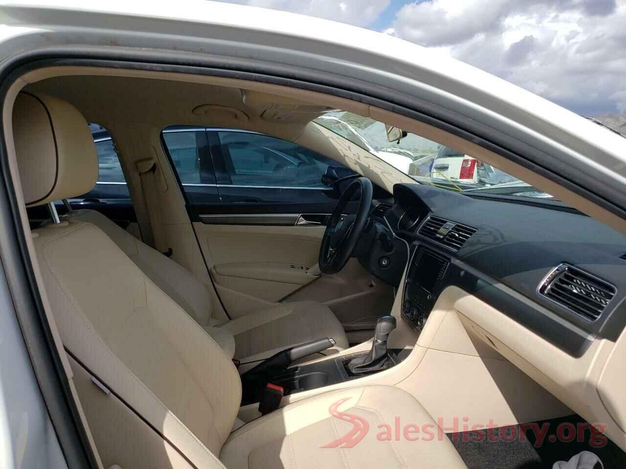 1VWAA7A39JC040724 2018 VOLKSWAGEN PASSAT