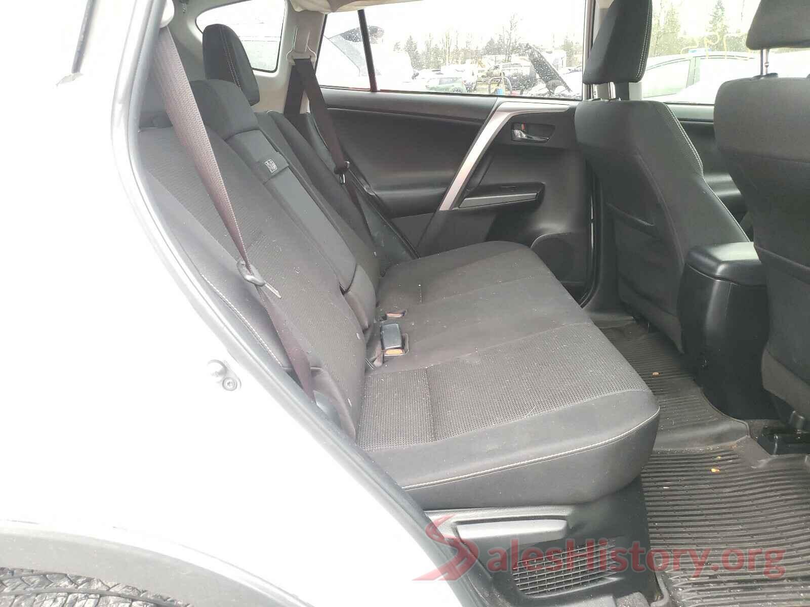 JTMRJREVXHD118199 2017 TOYOTA RAV4