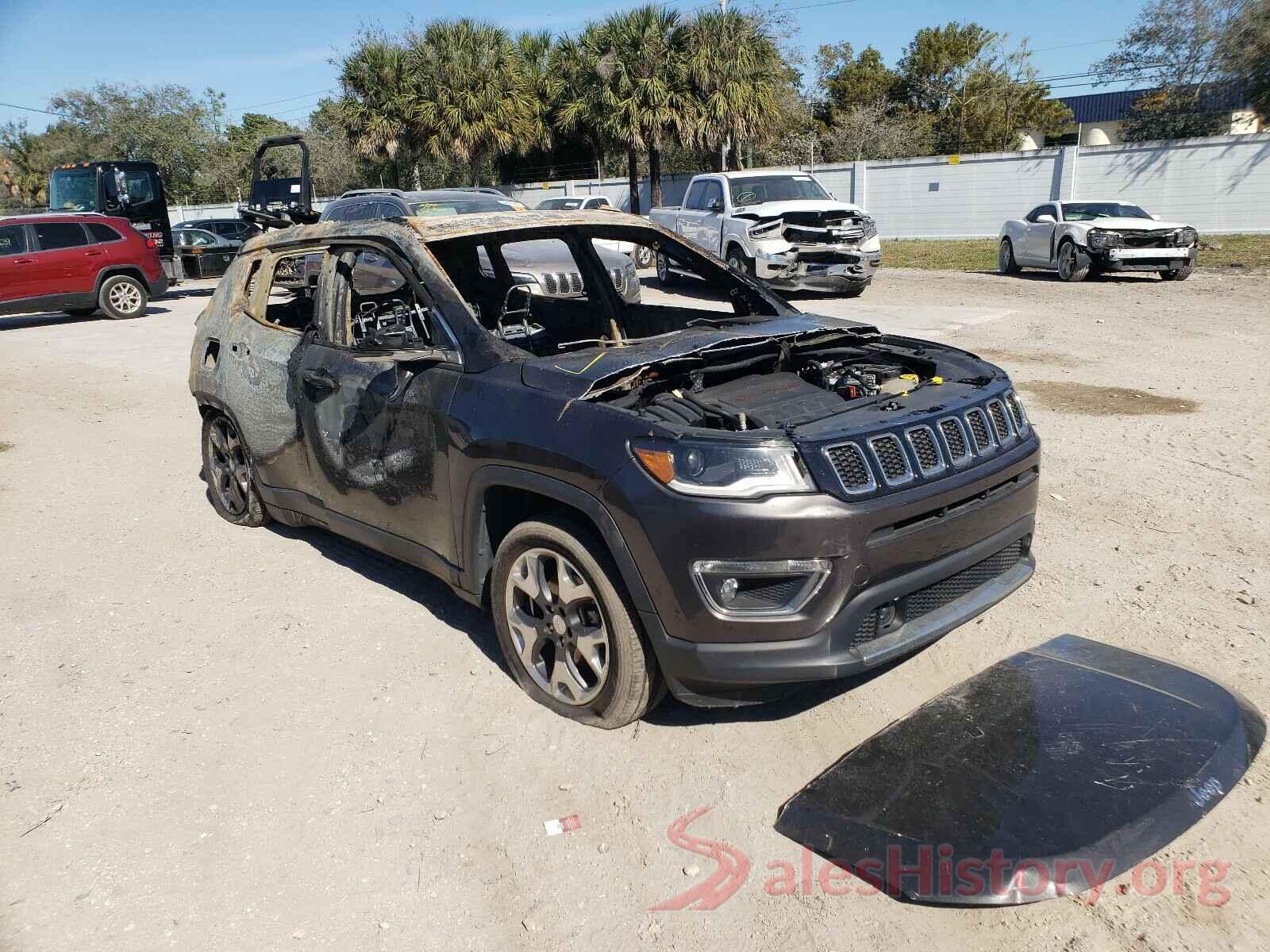 3C4NJCCB0JT211480 2018 JEEP COMPASS