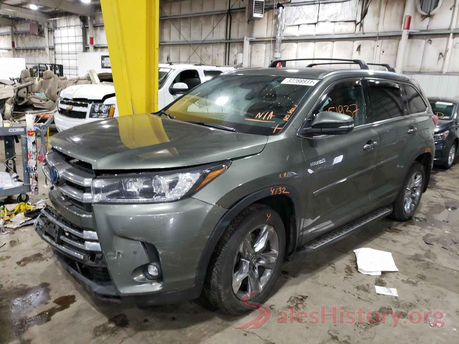 5TDDGRFH8KS064107 2019 TOYOTA HIGHLANDER