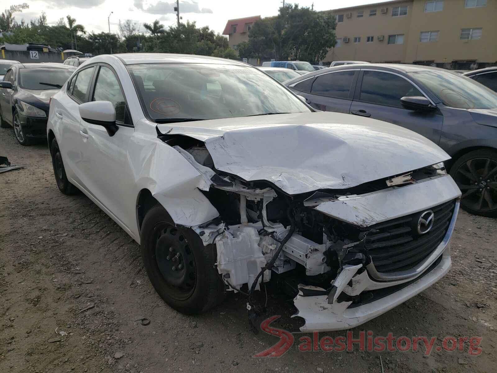 3MZBN1U72JM251640 2018 MAZDA 3