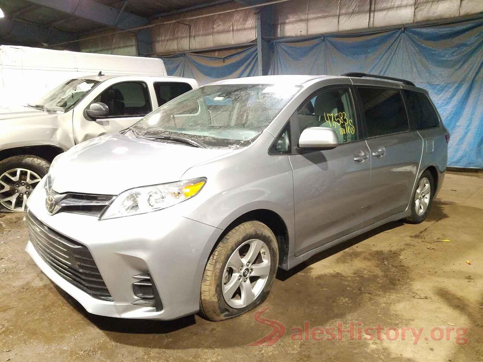 5TDKZ3DC1JS905253 2018 TOYOTA SIENNA