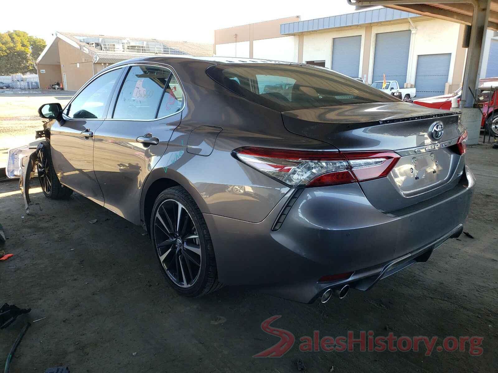 4T1B61HK4JU033592 2018 TOYOTA CAMRY