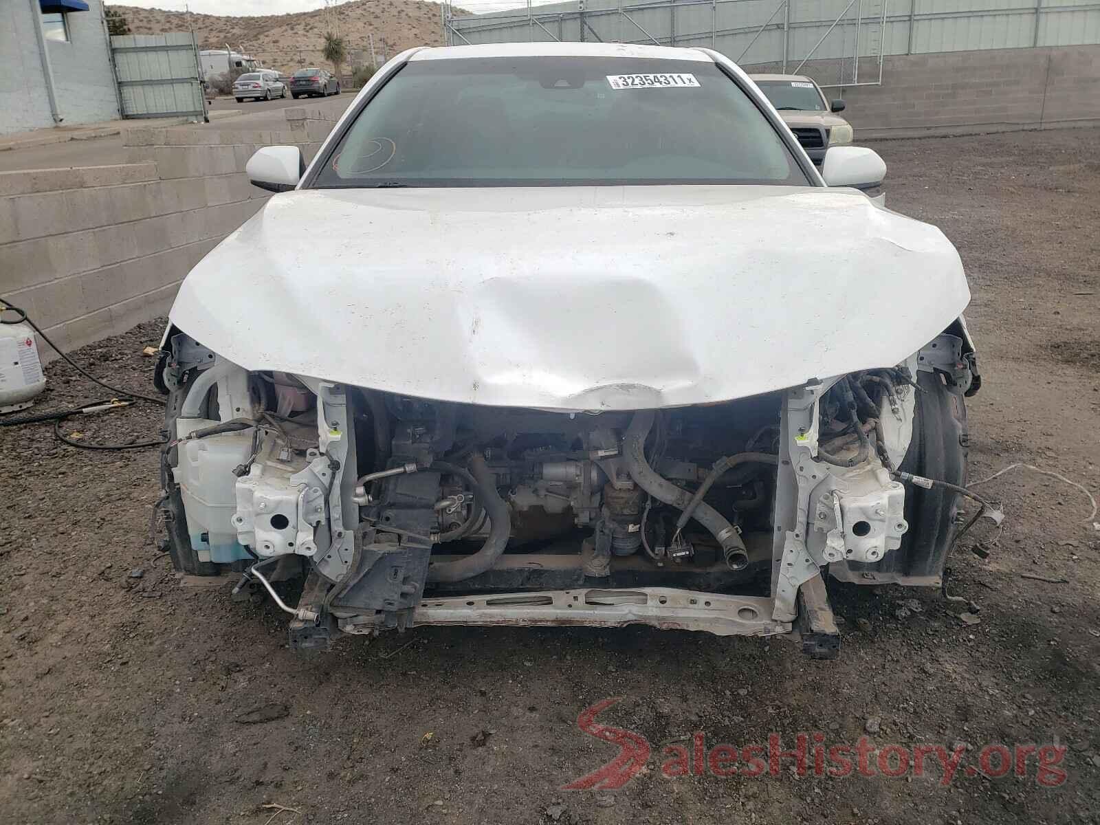 4T1B11HK8JU106672 2018 TOYOTA CAMRY