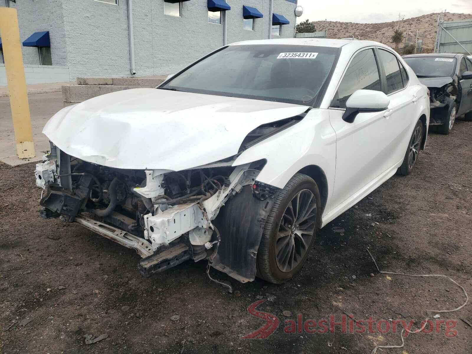 4T1B11HK8JU106672 2018 TOYOTA CAMRY