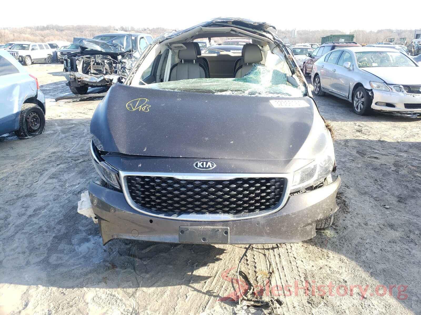 KNDMB5C17H6329929 2017 KIA SEDONA