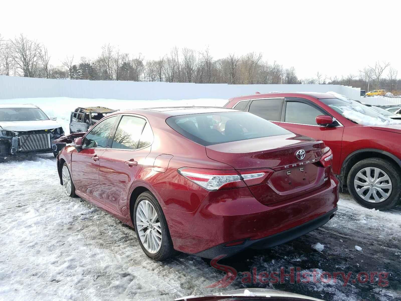 4T1B11HK5JU580823 2018 TOYOTA CAMRY