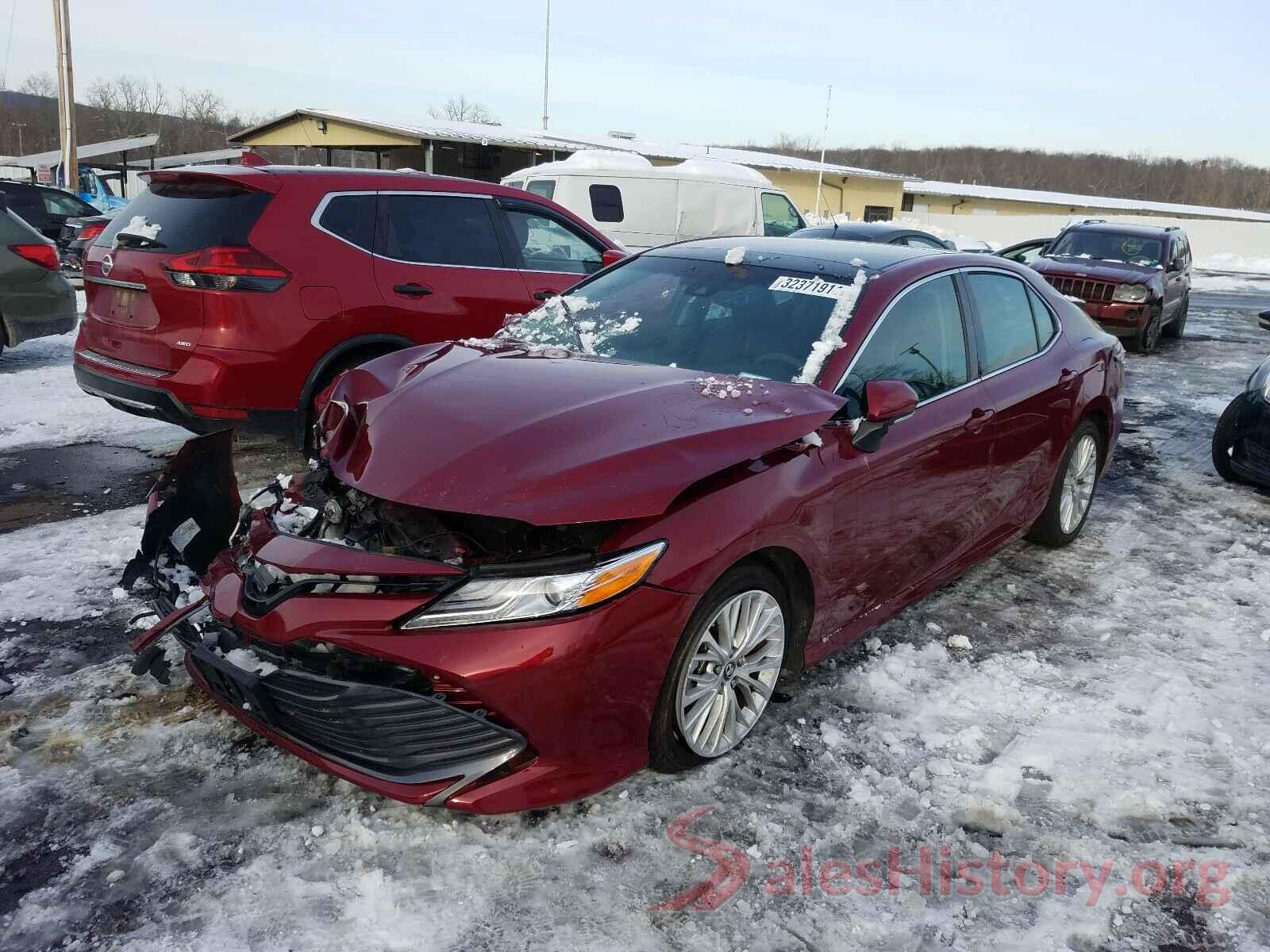 4T1B11HK5JU580823 2018 TOYOTA CAMRY