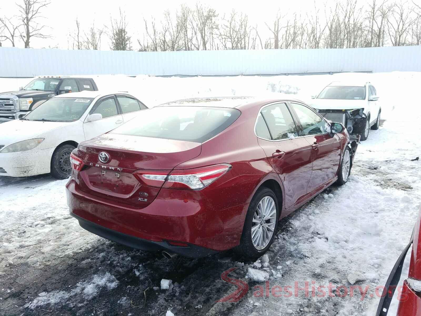 4T1B11HK5JU580823 2018 TOYOTA CAMRY