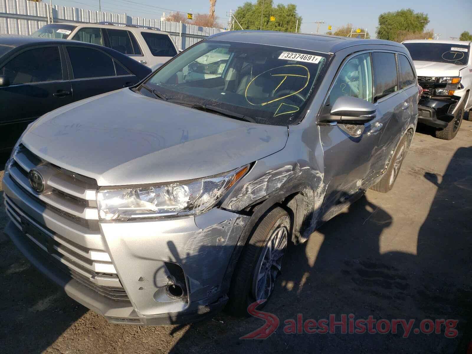 5TDKZRFH2KS559498 2019 TOYOTA HIGHLANDER