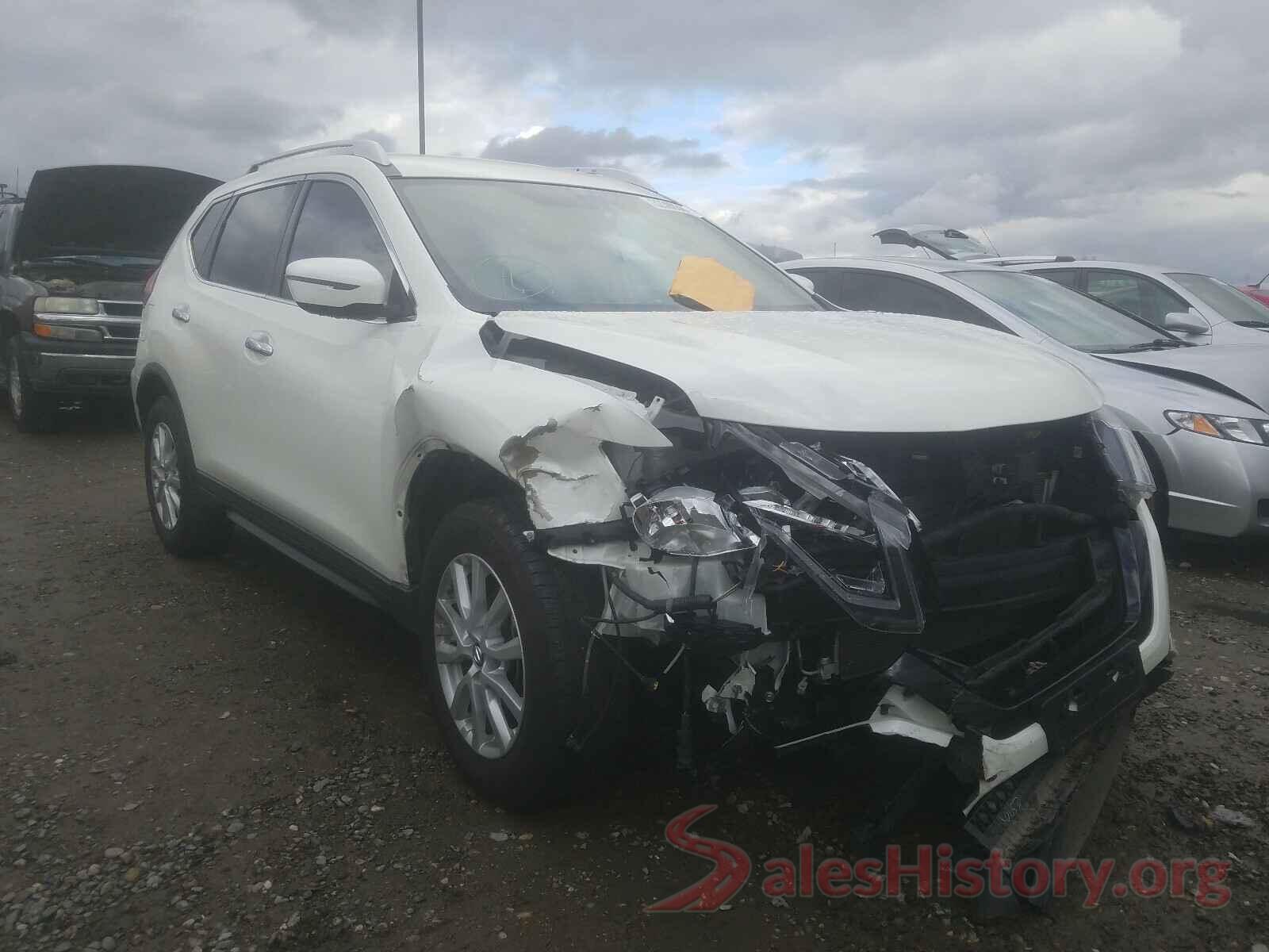 KNMAT2MT2JP564267 2018 NISSAN ROGUE