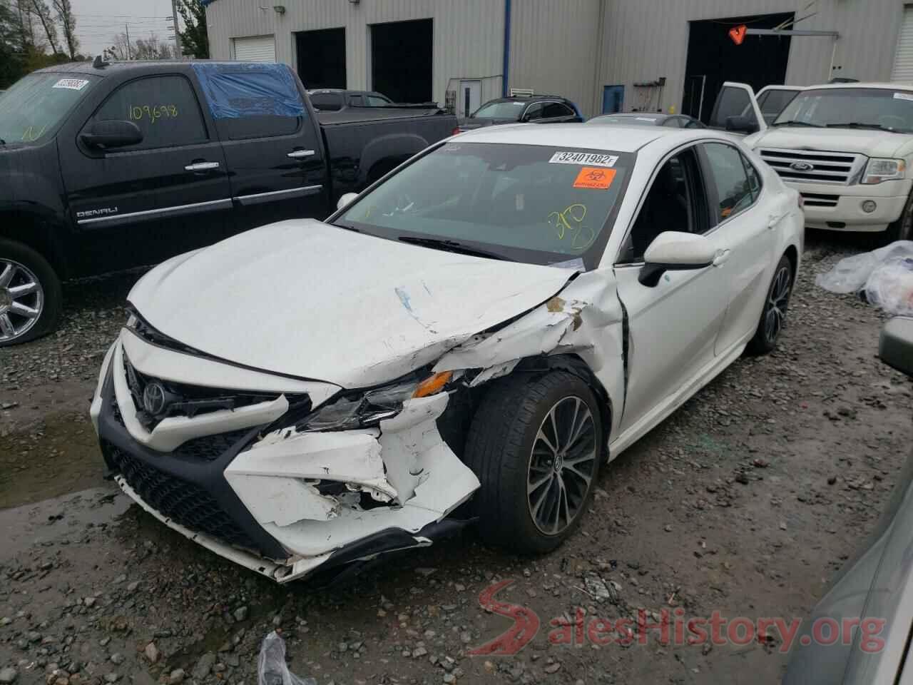 4T1B11HK2JU071742 2018 TOYOTA CAMRY