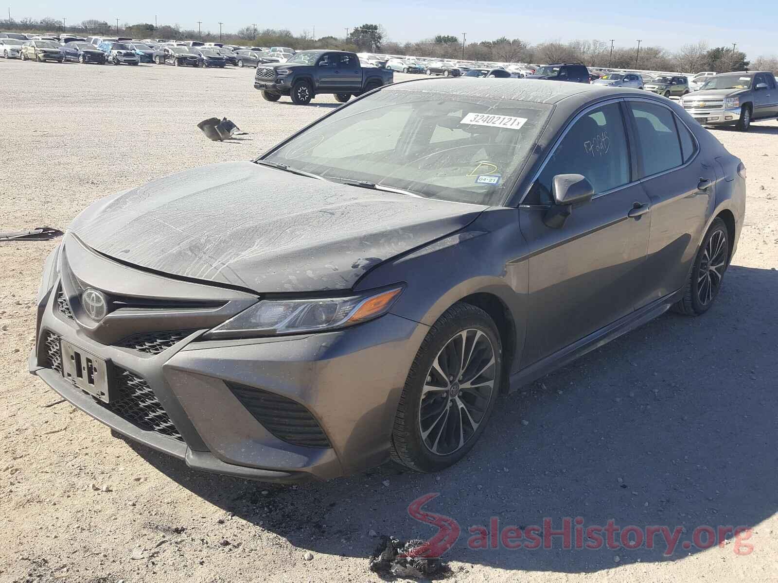 4T1B11HK2JU089948 2018 TOYOTA CAMRY