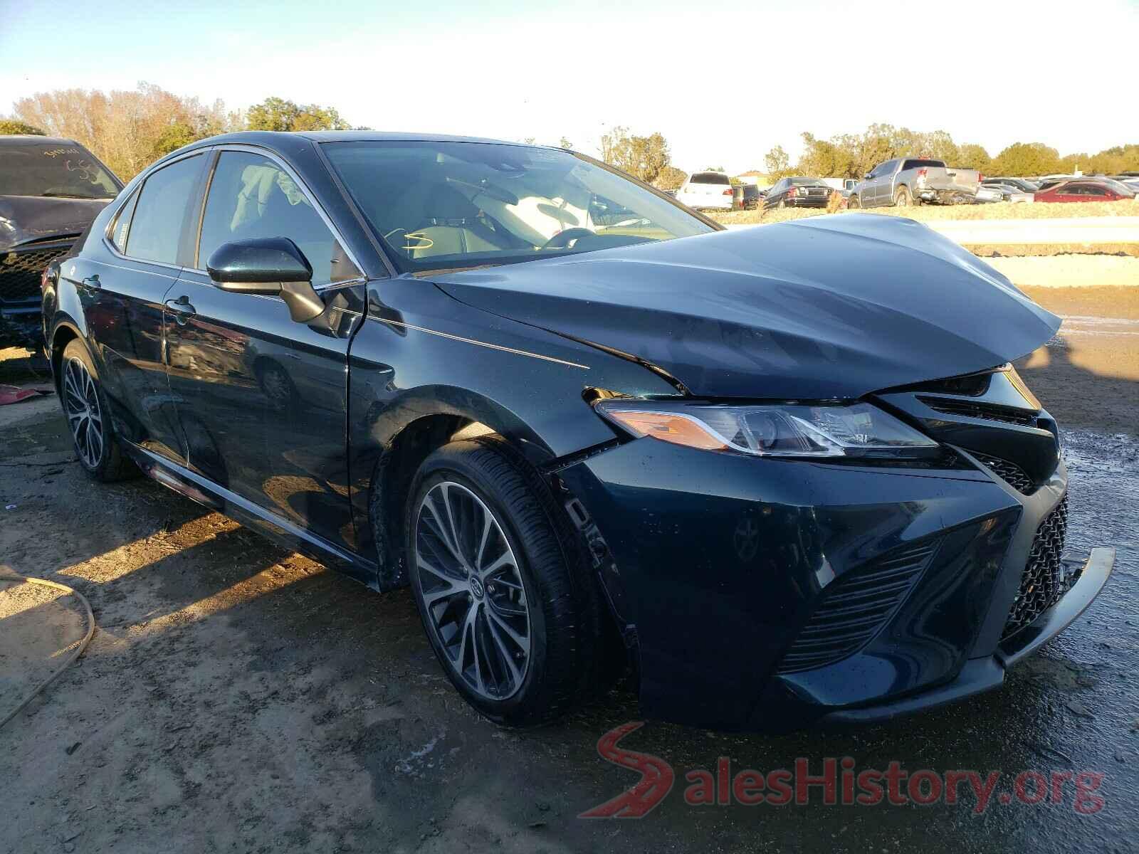 4T1B11HKXKU235806 2019 TOYOTA CAMRY