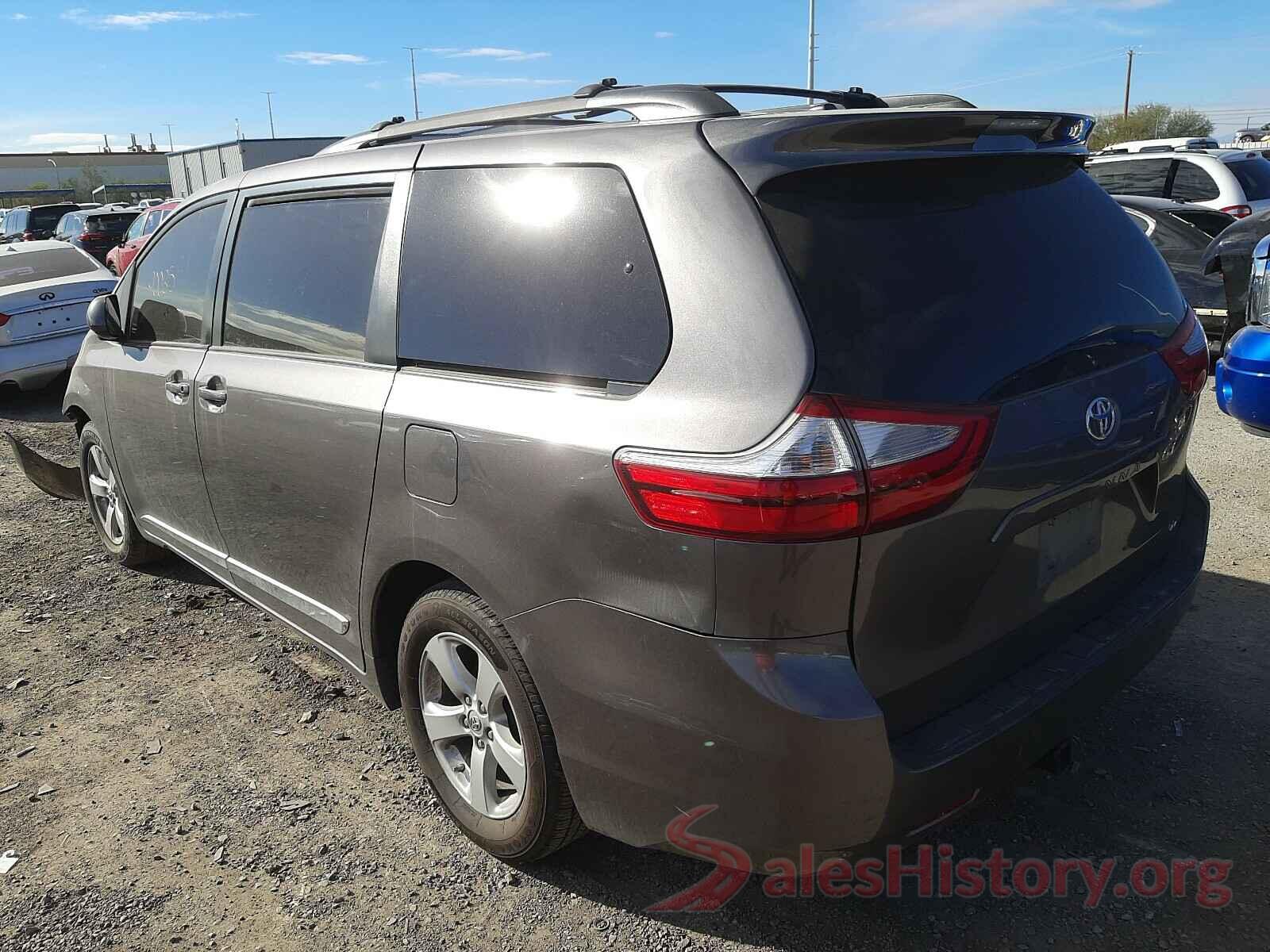 5TDKZ3DCXHS780408 2017 TOYOTA SIENNA