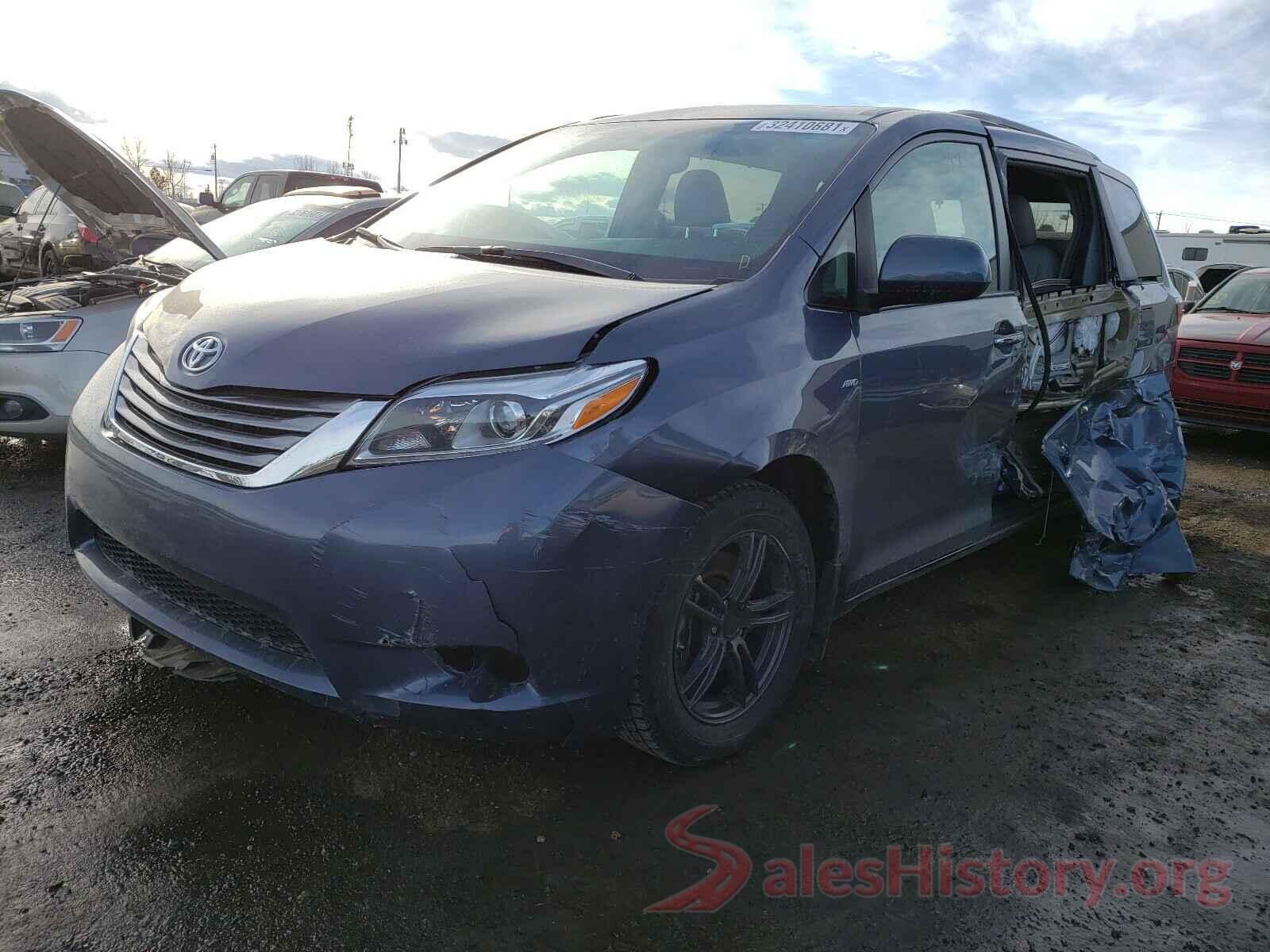 5TDDZ3DC0HS178724 2017 TOYOTA SIENNA